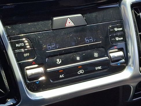 Used 2023 Kia Sorento SX AWD/4WD image 15