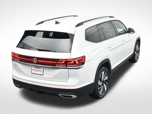 Used 2024 Volkswagen Atlas SE image 25