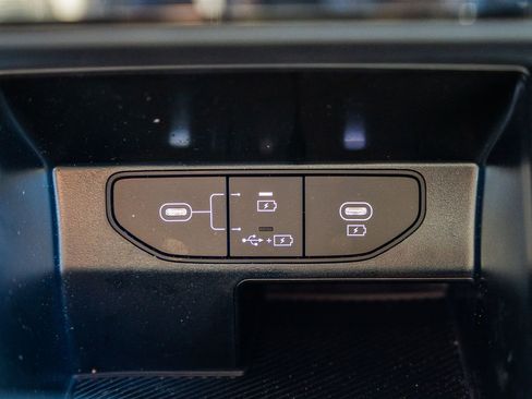 Used 2025 Kia Sorento LX image 31