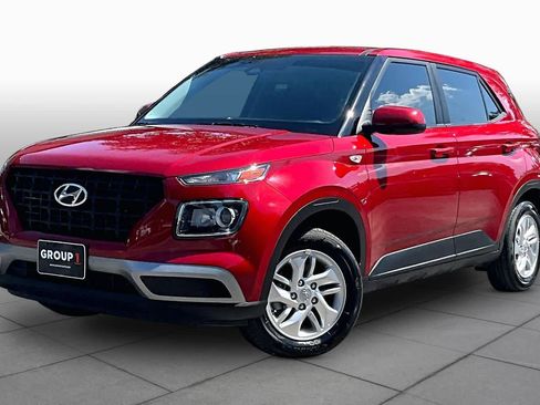 Used 2025 Hyundai Venue SE FWD image 1