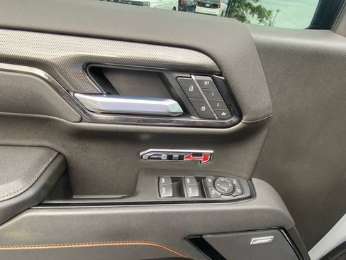 Used 2025 GMC Sierra 1500 AT4 w/ AT4 Premium Package AWD/4WD image 11