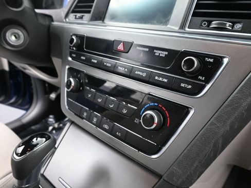Used 2016 Hyundai Sonata SE image 18