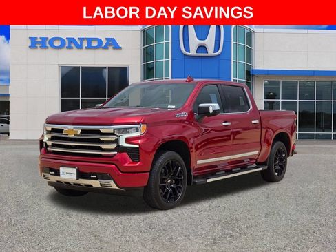 Used 2025 Chevrolet Silverado 1500 High Country w/ Technology Package AWD/4WD image 7