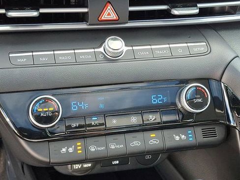 New 2025 Hyundai Elantra Limited image 9