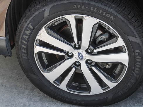 Used 2019 Subaru Outback 2.5i Limited AWD/4WD image 13
