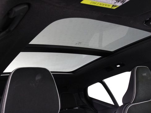 Used 2023 Volvo XC40 Recharge Ultimate image 23