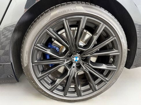 Used 2022 BMW 750i xDrive w/ Executive Package image 30