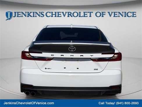 Used 2025 Toyota Camry SE w/ Convenience Package image 6