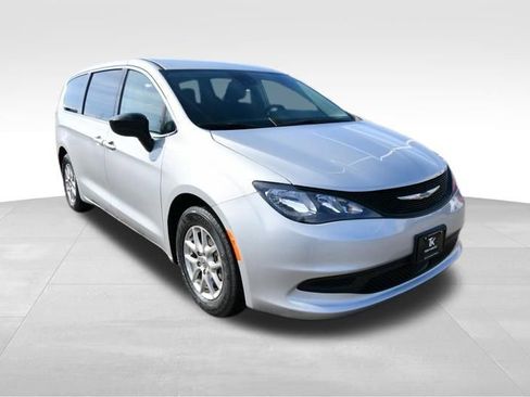 Used 2024 Chrysler Voyager LX FWD image 12