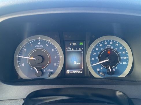 Used 2020 Toyota Sienna XLE image 21