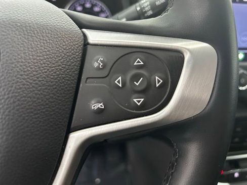 Used 2023 GMC Terrain SLT image 23