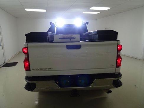 Used 2022 Chevrolet Silverado 2500 LT w/ Convenience Package AWD/4WD image 17