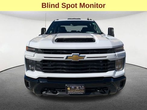 Used 2024 Chevrolet Silverado 2500 Custom w/ Custom Value Package image 4