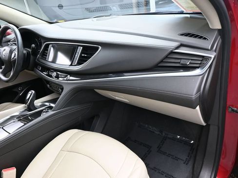 Used 2020 Buick Enclave Essence FWD image 44