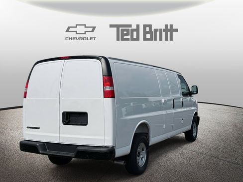New 2025 Chevrolet Express 3500 Extended image 4