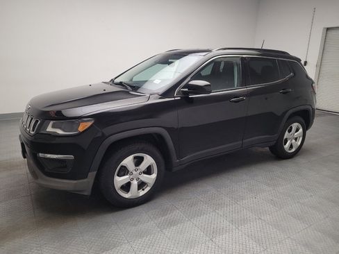 Used 2018 Jeep Compass Latitude w/ Popular Equipment Group FWD image 2