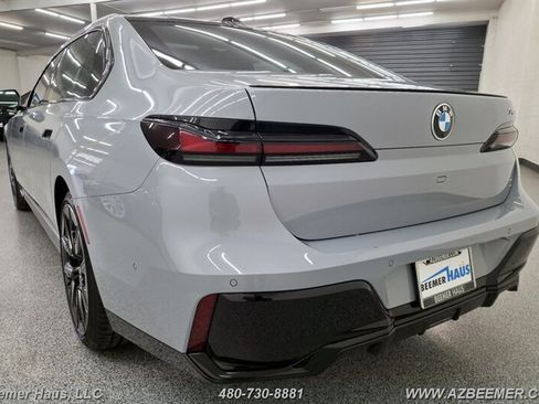 Used 2023 BMW 740i RWD image 14