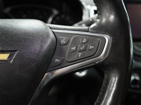 Used 2018 Chevrolet Equinox Premier FWD image 29