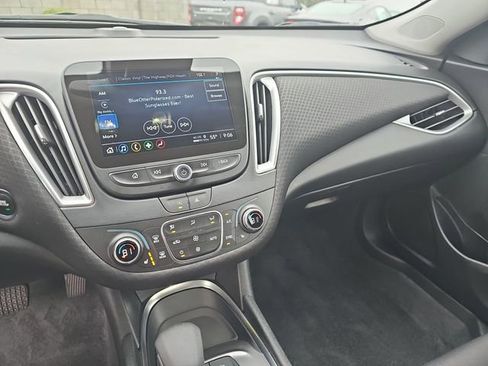 Used 2025 Chevrolet Malibu LT image 22
