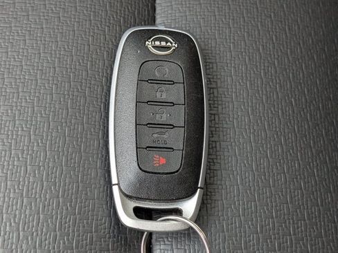 Used 2023 Nissan Rogue SV w/ SV Premium B Package image 34