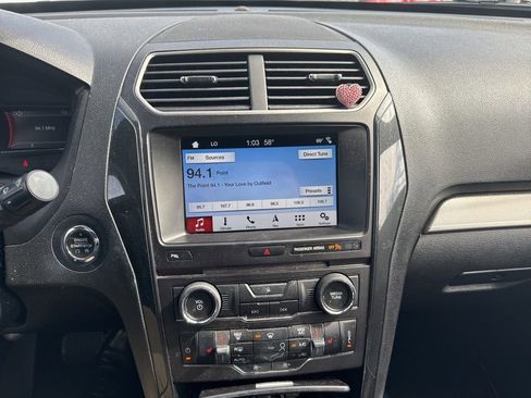 Used 2018 Ford Explorer XLT w/ Equipment Group 202A image 16