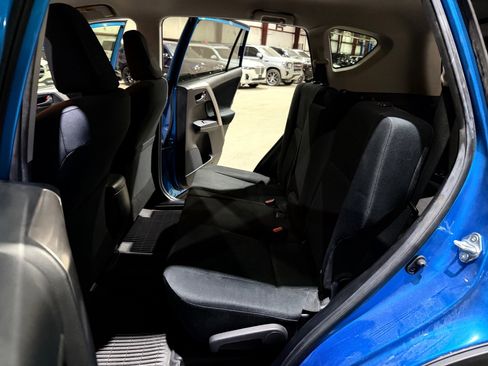 Used 2016 Toyota RAV4 LE FWD image 17