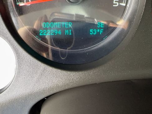 Used 2011 GMC Sierra 3500 SLT w/ SLT Convenience Package image 16