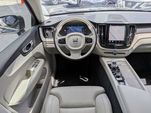 Used 2022 Volvo XC60 B5 Inscription w/ Advanced Package FWD image 19