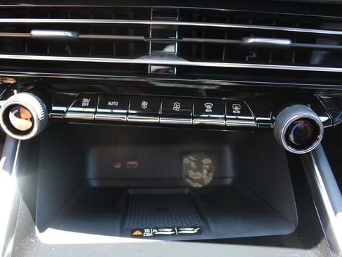 New 2026 Chevrolet Traverse LT w/ Midnight/Sport Edition FWD image 46