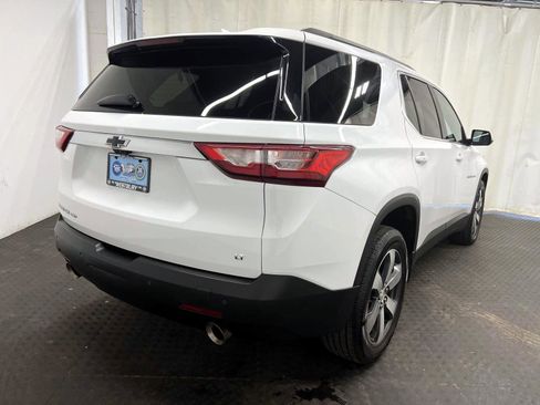 Used 2019 Chevrolet Traverse LT w/ LT Premium Package AWD/4WD image 7