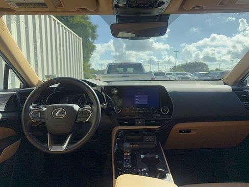 Certified 2025 Lexus NX 350 AWD w/ Premium Package image 3