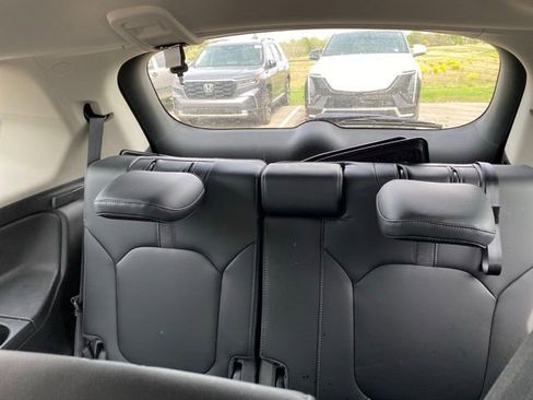 Used 2025 Honda Pilot EX-L image 14