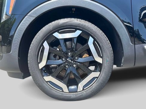 Used 2024 Kia Telluride EX w/ EX Captain's Chair Package AWD/4WD image 8
