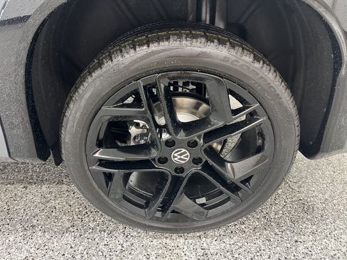 New 2026 Volkswagen Tiguan SE R-Line AWD/4WD image 11