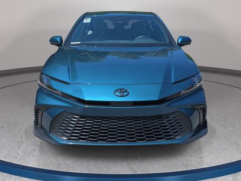 Used 2025 Toyota Camry SE w/ Multimedia Upgrade Package FWD image 2