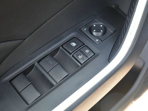 Used 2024 Toyota RAV4 LE AWD/4WD image 8