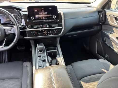 Used 2024 Nissan Pathfinder SV FWD image 13