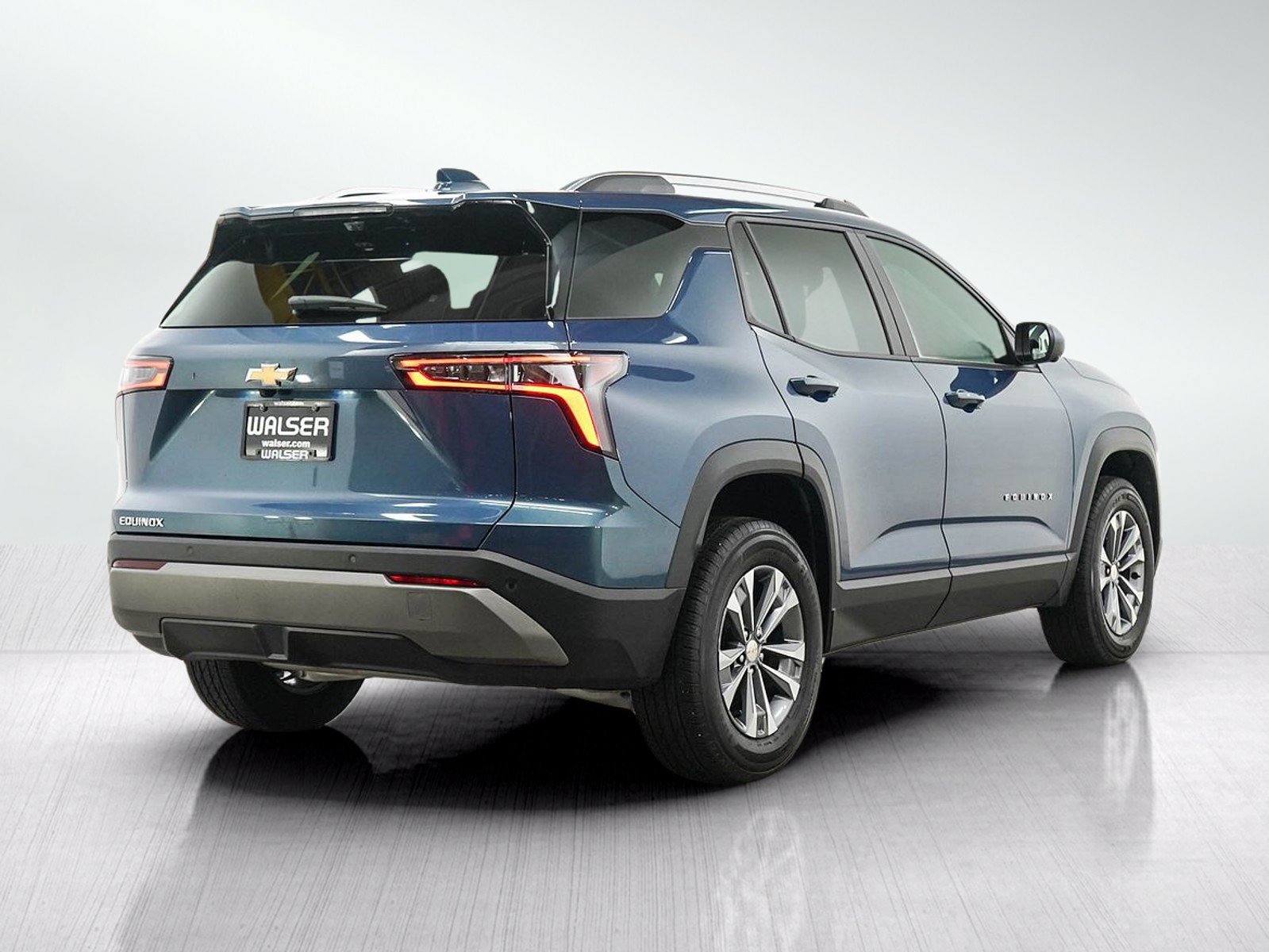 Used 2025 Chevrolet Equinox LT w/ Convenience Package II FWD image 5