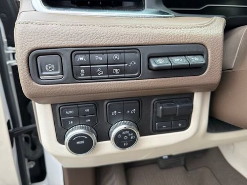 Used 2022 GMC Yukon Denali w/ Max Trailering Package AWD/4WD image 21