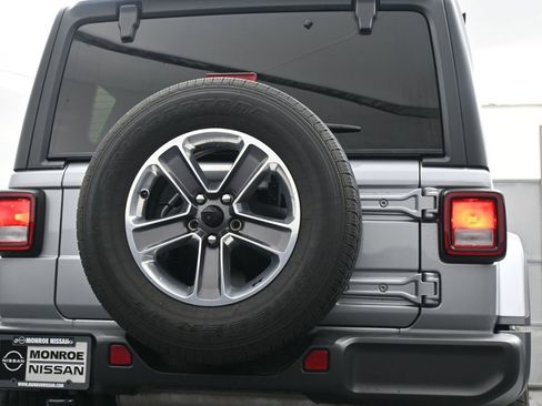 Used 2021 Jeep Wrangler Unlimited Sahara image 10