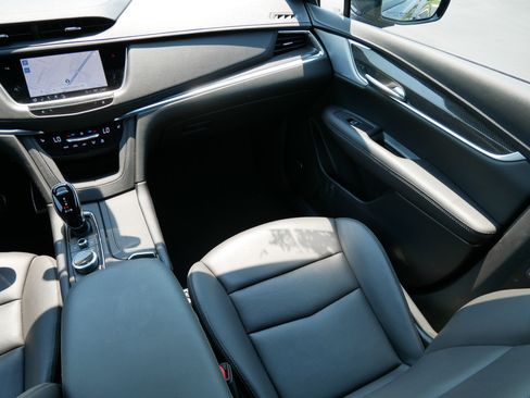 Used 2024 Cadillac XT5 Sportv w/ LPO, Floor Liner Package AWD/4WD image 9
