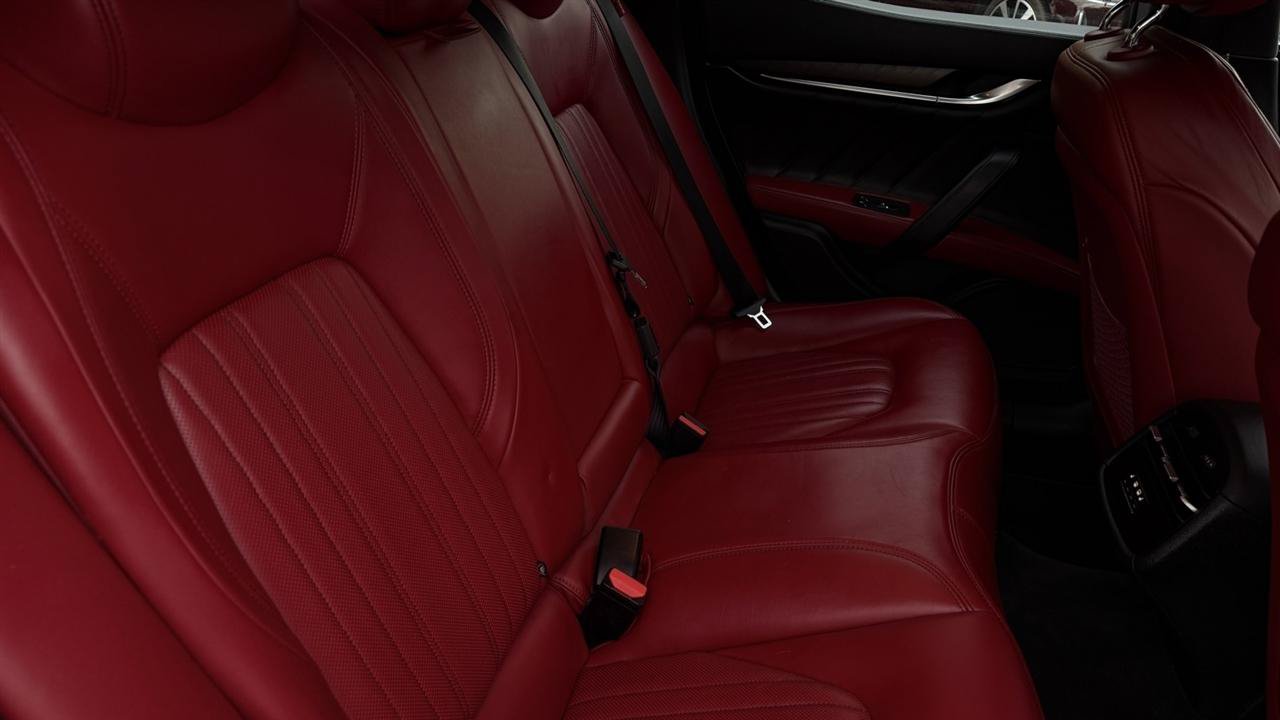 Used 2019 Maserati Ghibli S Q4 AWD/4WD image 34