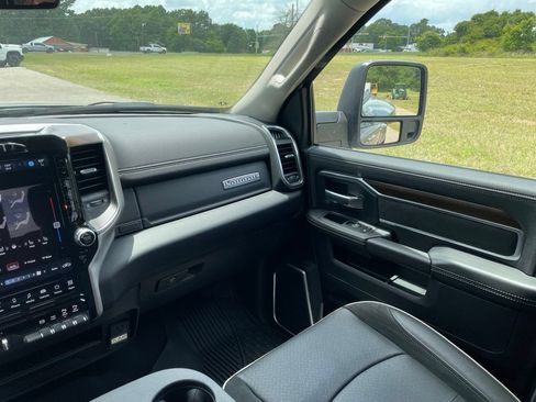 Used 2024 RAM 3500 Laramie w/ Towing Technology Group AWD/4WD image 34