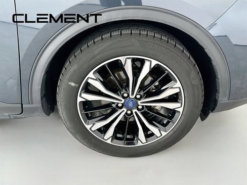 Certified 2022 Ford Escape SE w/ SE Sport Appearance Package FWD image 33