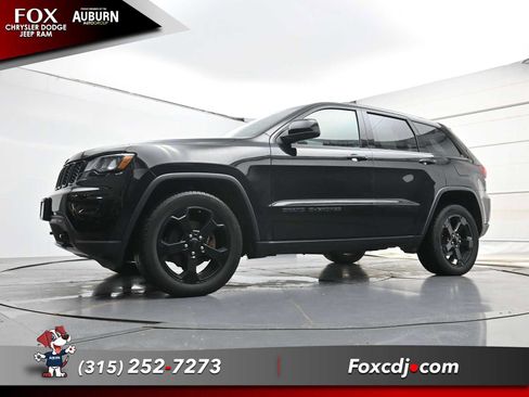 Used 2018 Jeep Grand Cherokee Laredo AWD/4WD image 21