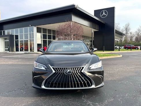 Used 2023 Lexus ES 350 Luxury w/ Accessory Package (Z1) image 3