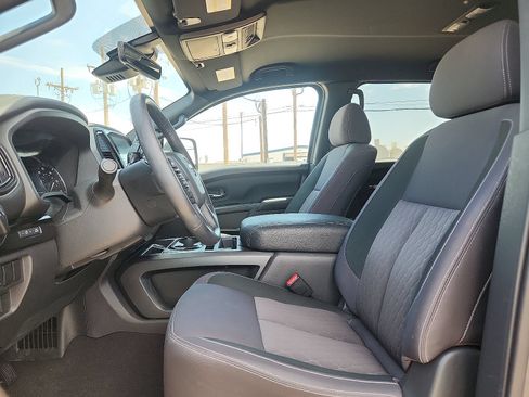 Used 2023 Nissan Titan SV w/ SV Convenience Package AWD/4WD image 11