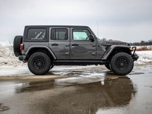 Used 2018 Jeep Wrangler Unlimited Rubicon image 2