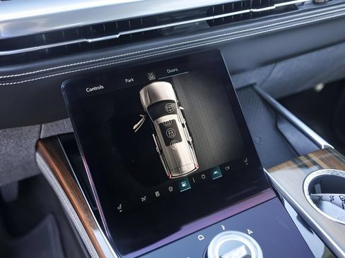 Used 2025 Cadillac Escalade Sport Platinum w/ LPO, Floor Liner Package AWD/4WD image 17