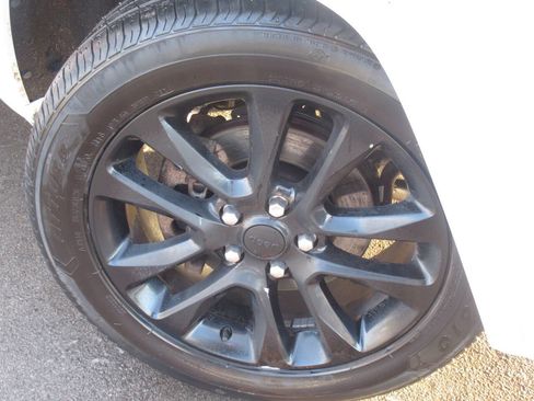 Used 2020 Jeep Grand Cherokee Altitude image 4